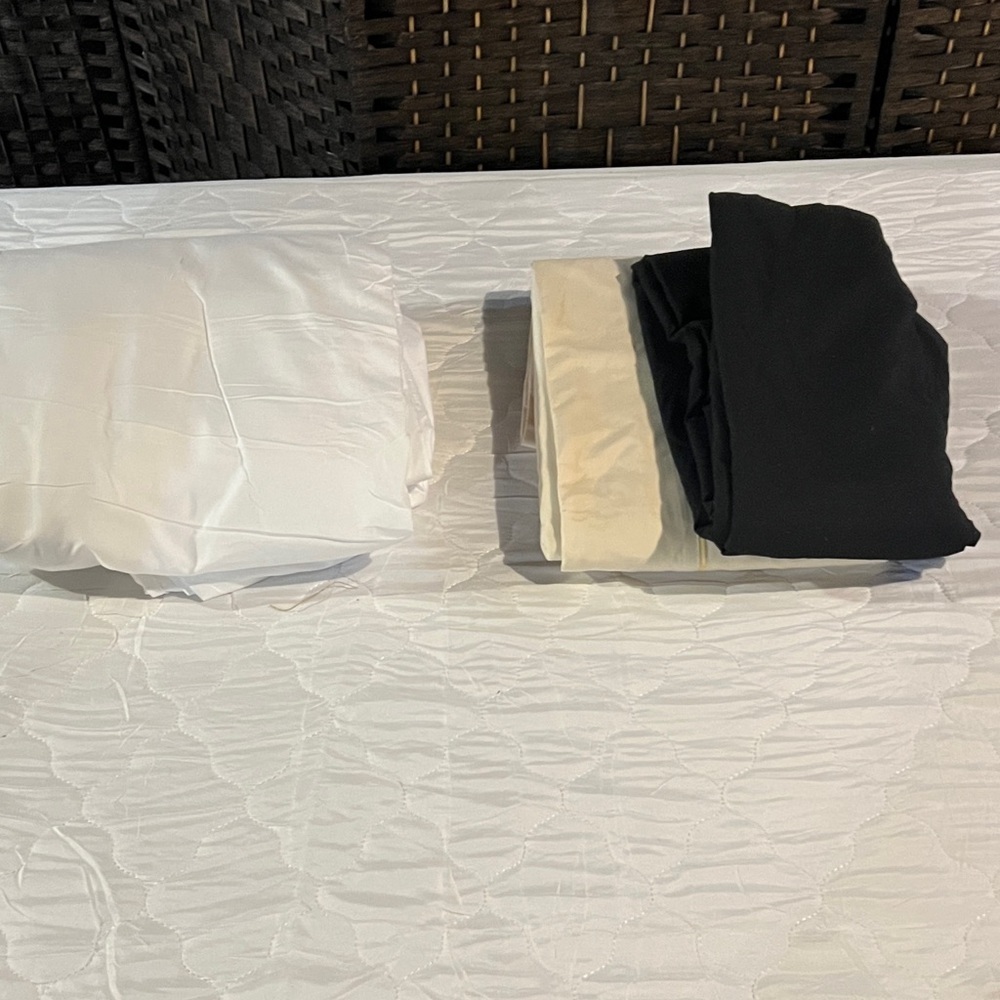 White and Black Bedding Set